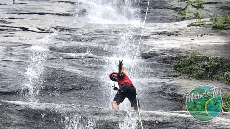 Calhetas Rappelling 96m